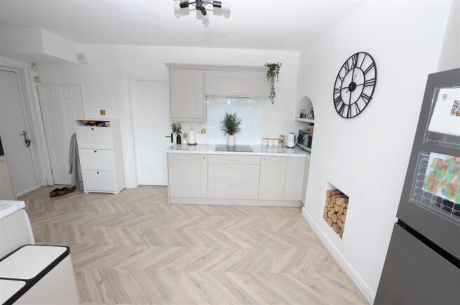 3 bed Semi-Detached for sale Image 7