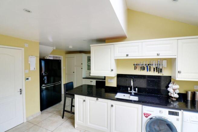 Kitchen Breakfast Room Shot 2