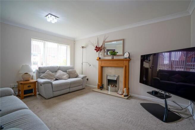 4 bed Detached for sale Image 7