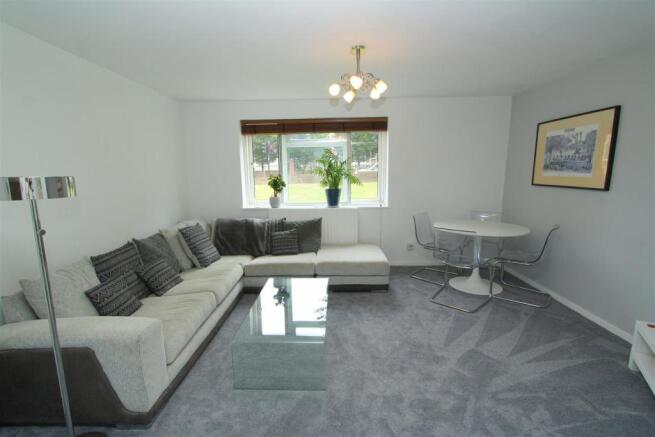 Lounge4.JPG