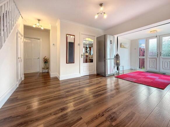 4 bed Detached for sale Image 6