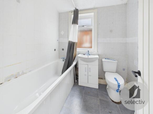 3 bed Terraced for sale Image 8