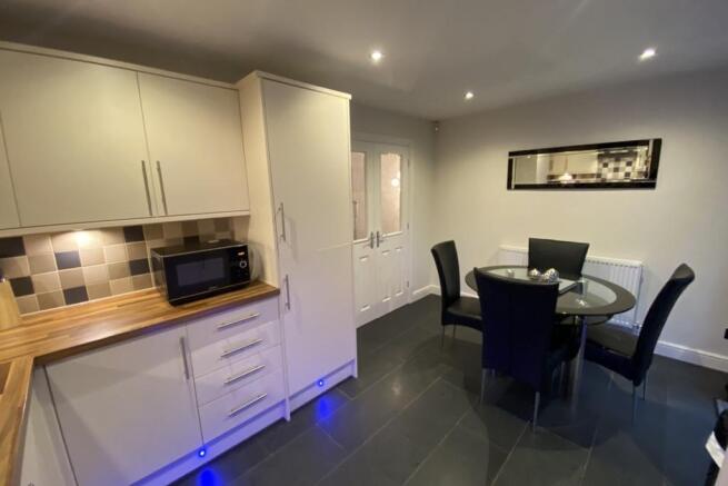KITCHEN DINING ROOM