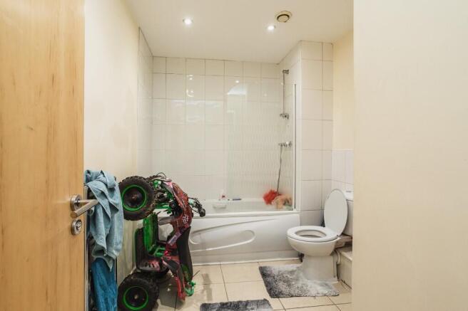 1 bed Flat for sale Image 6