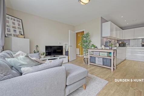Wildcary Lane, Thistle House, RM3