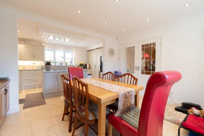3 bed Detached for sale Image 9