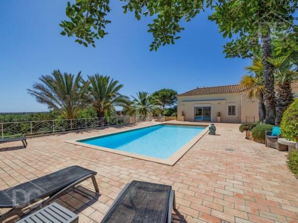 Moncarapacho-Estate-plot-private