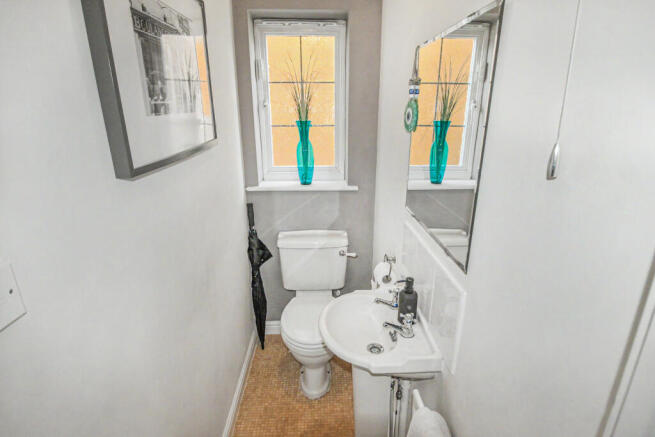 3 bed Detached for sale Image 8