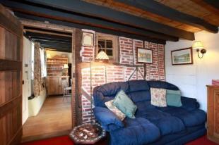 LOUNGE THROUGH TO