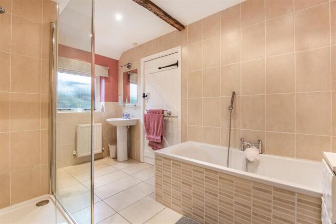 8462208-interior03.jpg