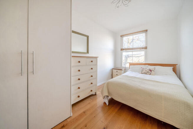 1422931-12-69a858...