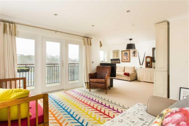 Sitting/ Family Room