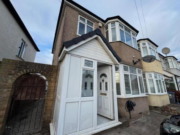 Large Newly Refurbished 3 Bedroom House