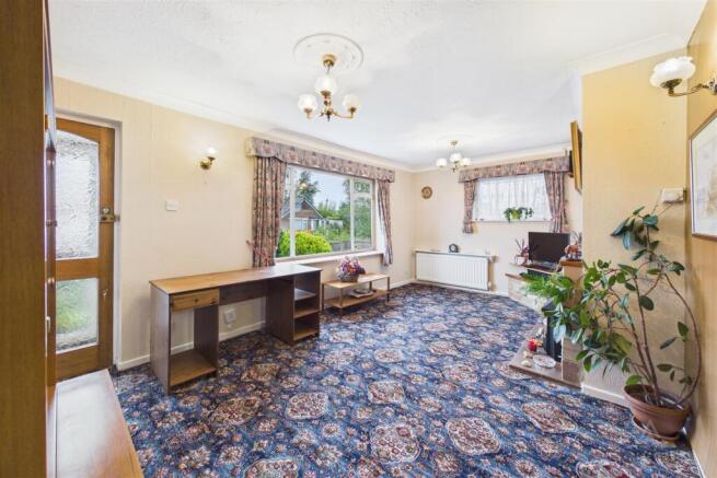 Huntley Close, Cheadle, Stoke-On-Trent photo 3