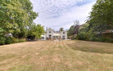Colney Hatch Lane, Muswell Hill, London, N10