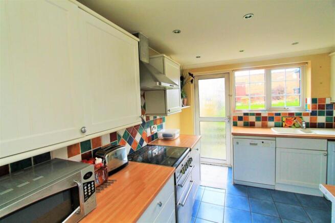 Kitchen.JPG