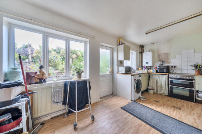 3 bed Semi-Detached for sale Image 8