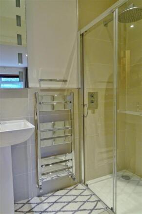 En-Suite Shower Room: