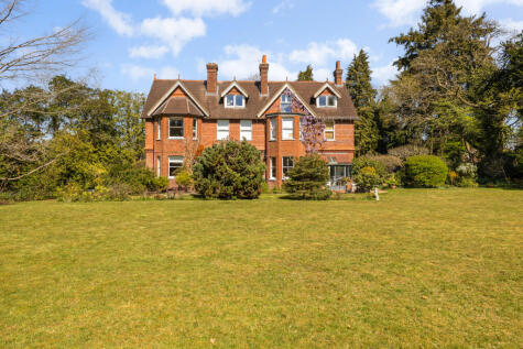 Poplar Road, Shalford, GU4