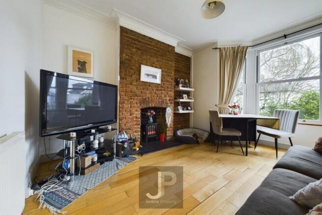 CAM01632G0-PR0163-STILL016.jpg