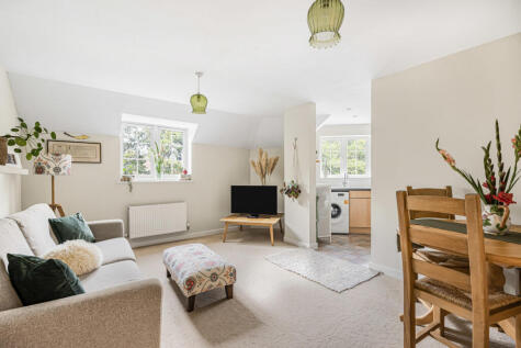Elder Crescent, Lindford, Bordon, Hampshire