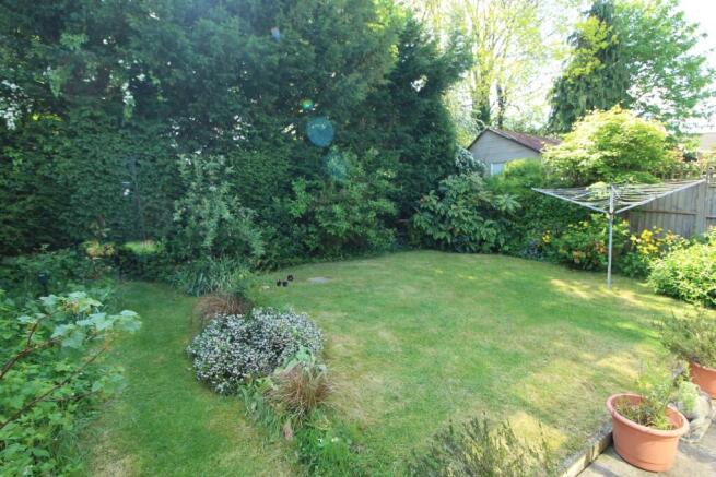 Holly Drive, Lutterworth, LE17 photo 4