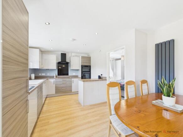 2 bed Detached Bungalow for sale Image 6