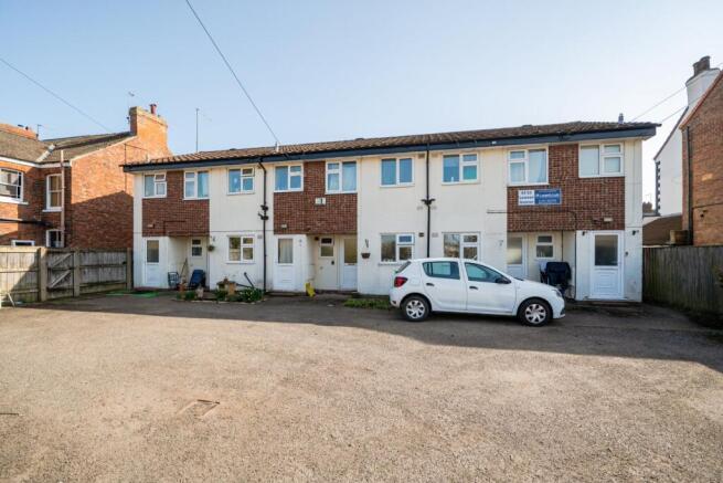 9 bed Flat for sale Image 4