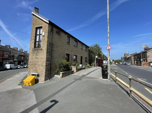 54 Lancaster Road, Carnforth, Lancashire LA5 9LD photo 4
