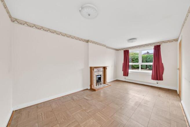OPEN-PLAN LIVING DINING ROOM