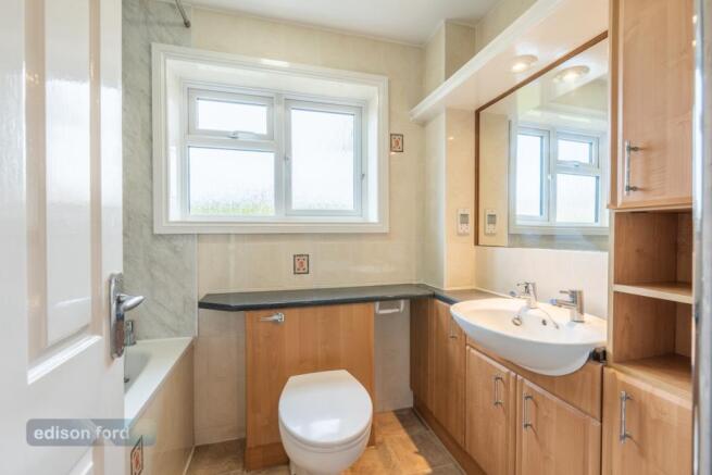 30 Cornwall Crescent (14)