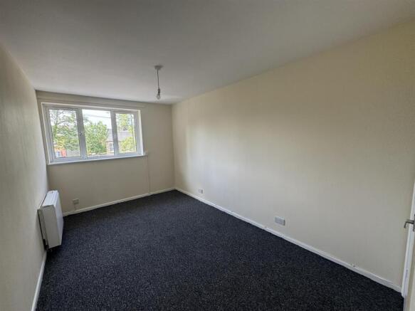 Bedroom 1 (1/2)