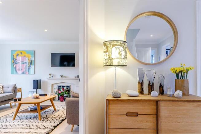 8333768-interior06.jpg