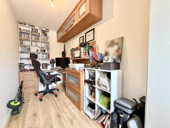 3 bed Semi-Detached for sale Image 12