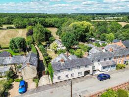 The Old Stables, Cattle End, Silverstone NN12 8UX