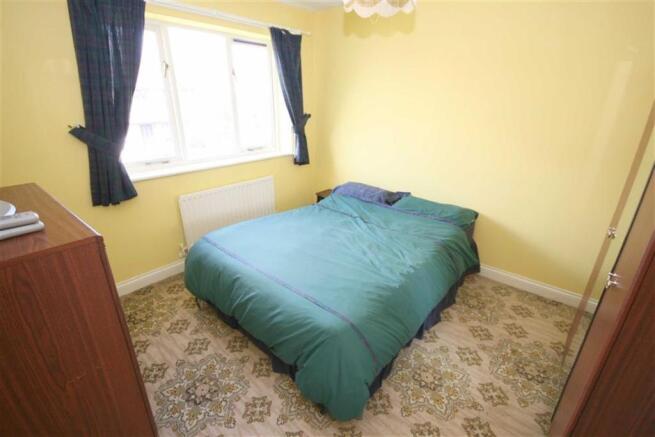 FRONT DOUBLE BEDROOM
