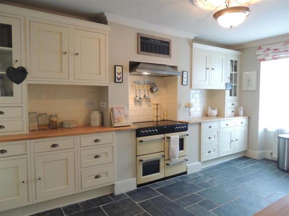 Kitchen: