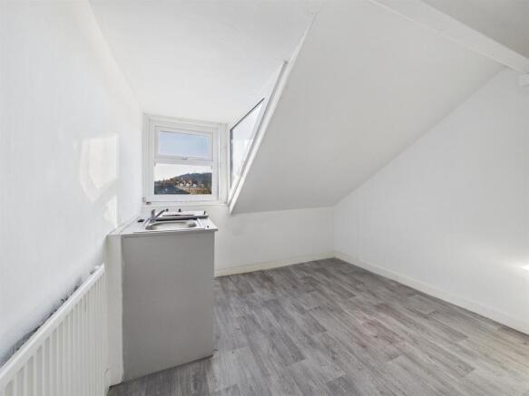 23 bed Block of Apartments for sale Image 5