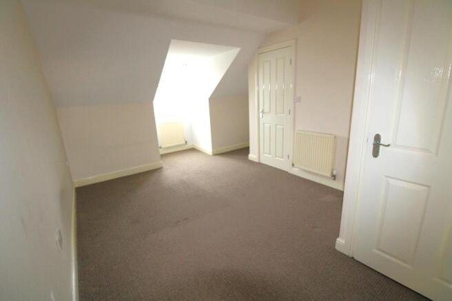 3 bed Town House for sale Image 11