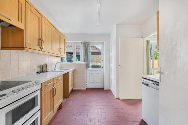 Hale Road, Farnham, Surrey, GU9 photo 4