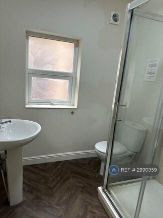 1 bed House Share to rent Image 8