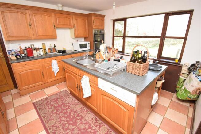 KITCHEN-DINER.JPG