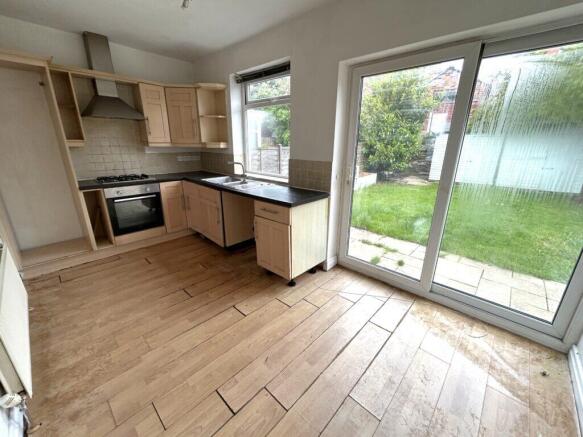 Sunnyside Avenue, Roberttown, Liversedge, WF15 7NW photo 4
