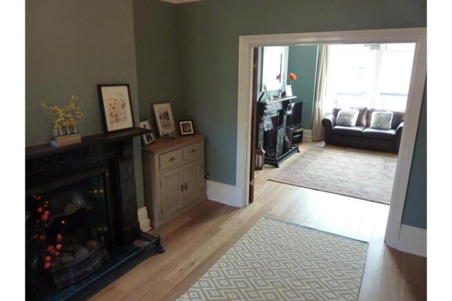 Lounge/Dining Room