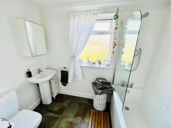 33 Park Avenue BATHROOM VIEW 2