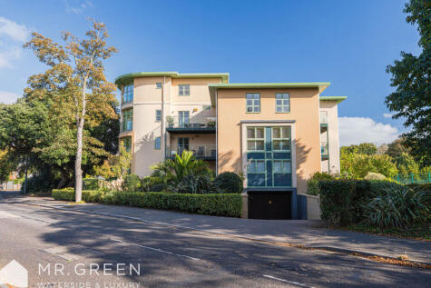 Shelley Park, Bournemouth, BH5 1FG