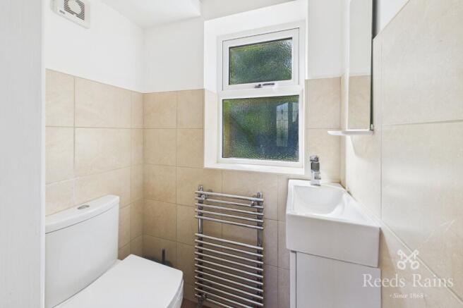 4 bed Semi-Detached to rent Image 4
