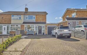 6, Arran Way, Hinckley LE10 0UA