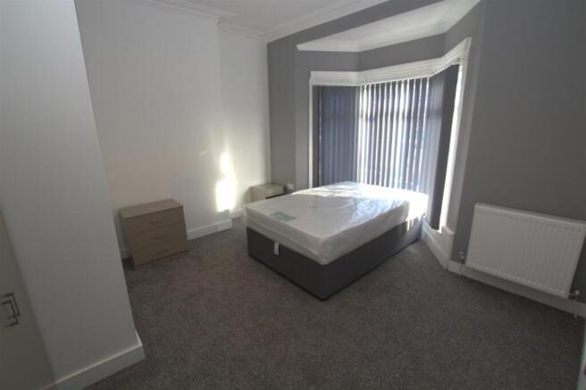 5 bed Terraced to rent Image 4
