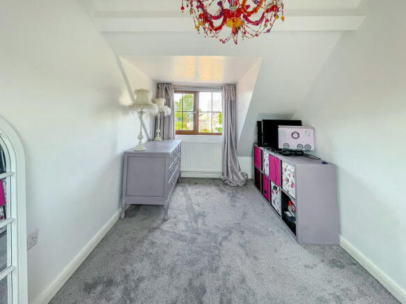 4 bed Detached for sale Image 12